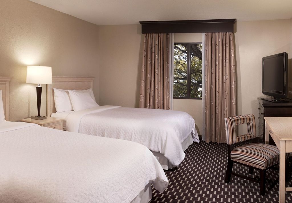 Embassy Suites By Hilton Houston Near The Galleria Ruang foto
